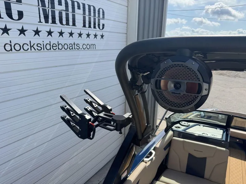 Slide: The Image of MasterCraft XT24 2022 - 16