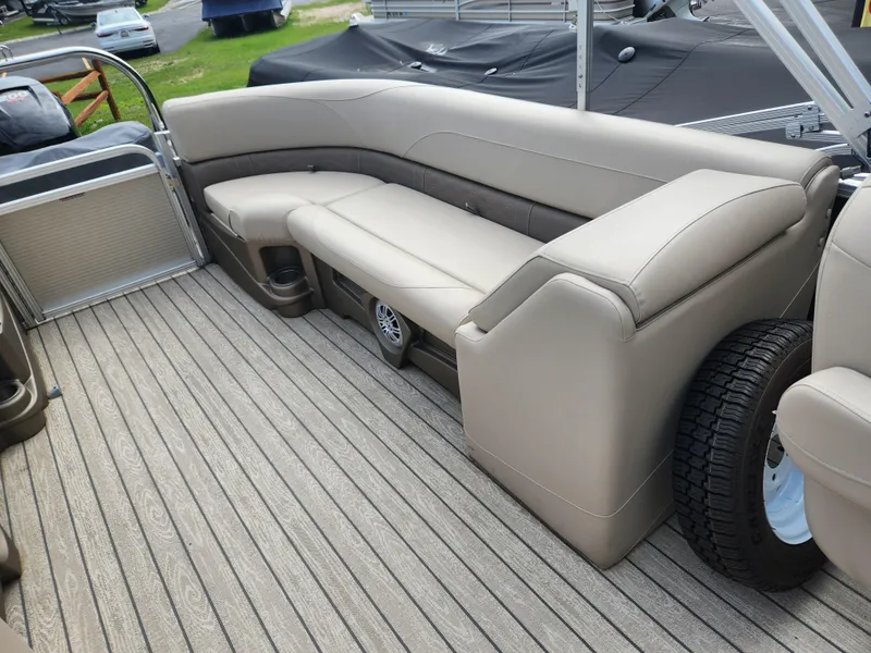 Slide: The Image of Avalon LSZ 2685 GL 2019 - 14