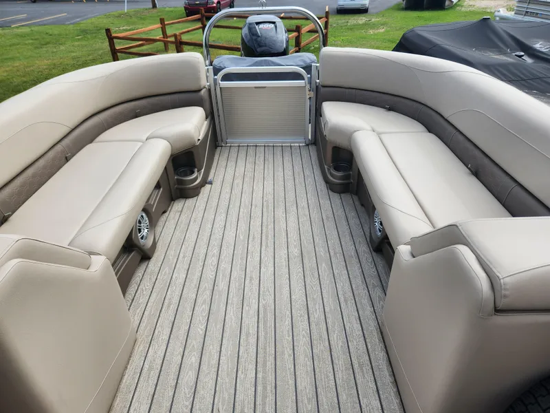 Slide: The Image of Avalon LSZ 2685 GL 2019 - 15