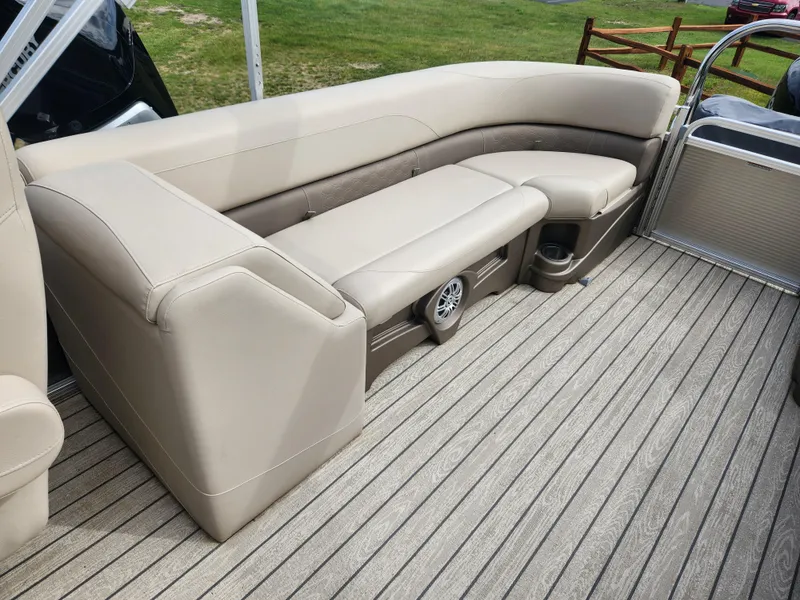 Slide: The Image of Avalon LSZ 2685 GL 2019 - 16