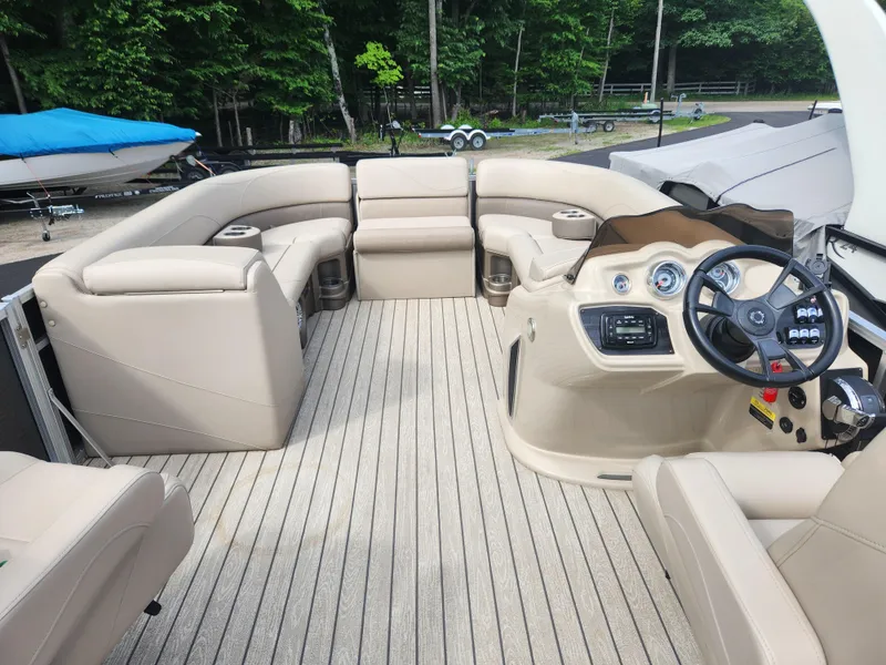 Slide: The Image of Avalon LSZ 2685 GL 2019 - 5