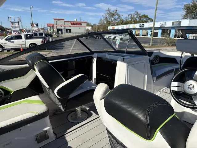 Slide: The Image of Yamaha 212XE 2021 - 16