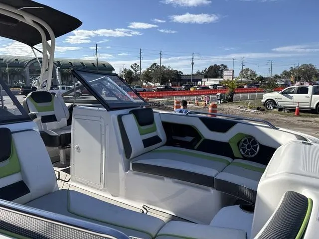 Slide: The Image of Yamaha 212XE 2021 - 4