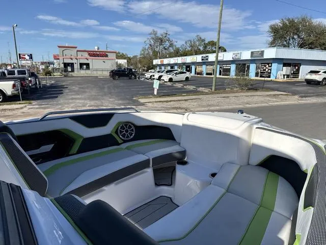 Slide: The Image of Yamaha 212XE 2021 - 5