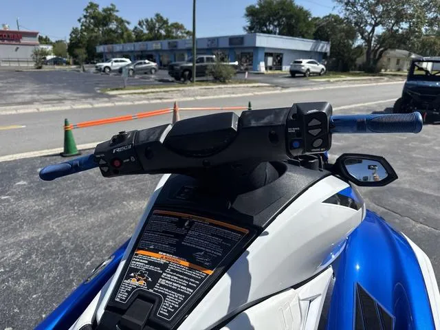 Slide: The Image of Yamaha FX CRUISER SVHO- AZURE BLUE/WHITE 2019 - 9