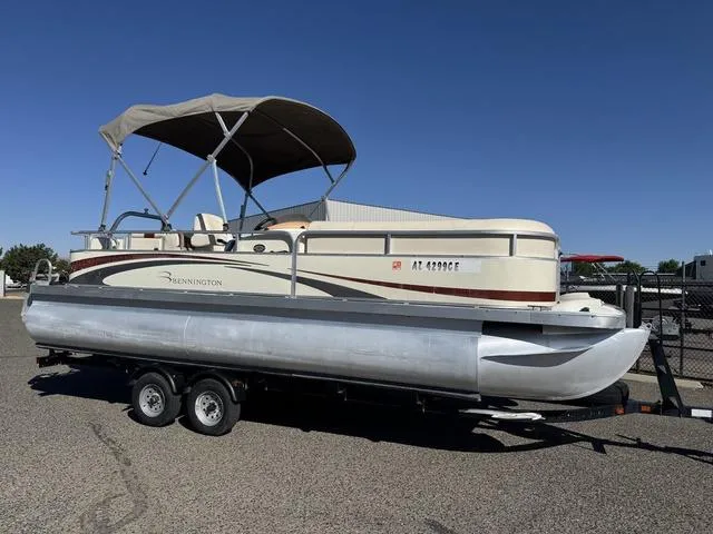 The Image of Bennington 2275 GL 2007 - 1