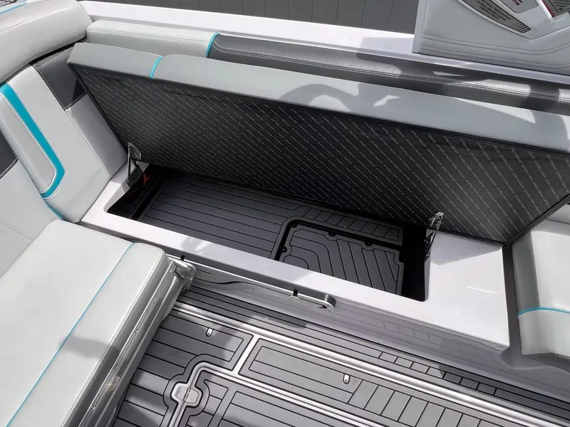 Slide: The Image of Nautique G25 2014 - 32