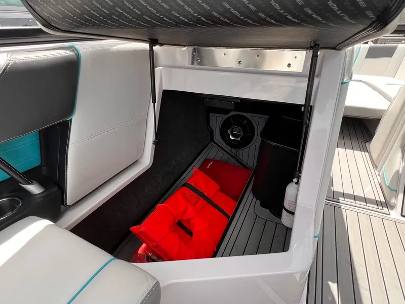 Slide: The Image of Nautique G25 2014 - 33