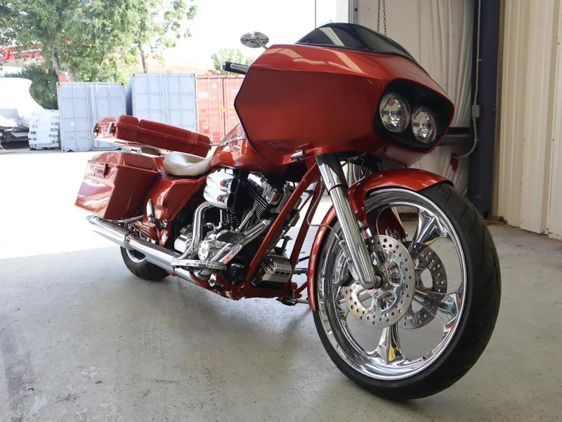 Slide: The Image of Harley-Davidson Road Glide Custom 2011 - 1