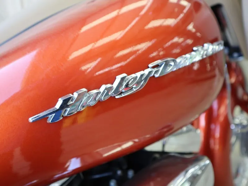 Slide: The Image of Harley-Davidson Road Glide Custom 2011 - 14