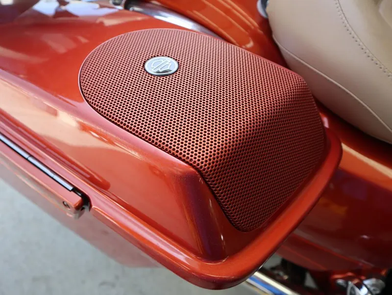 Slide: The Image of Harley-Davidson Road Glide Custom 2011 - 16