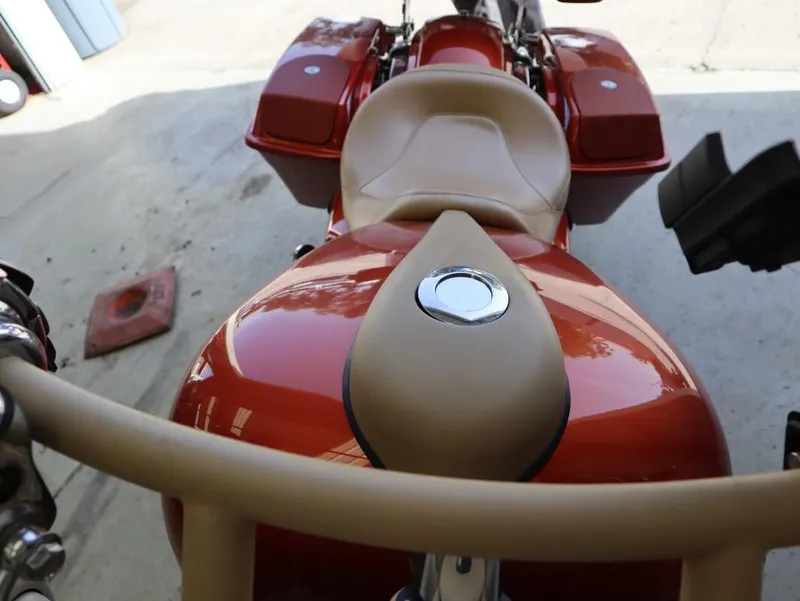 Slide: The Image of Harley-Davidson Road Glide Custom 2011 - 18