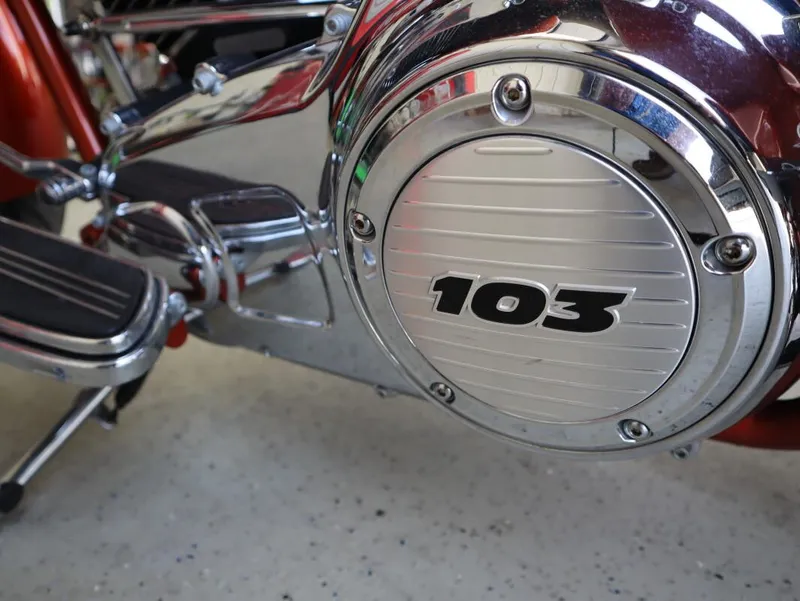 Slide: The Image of Harley-Davidson Road Glide Custom 2011 - 20