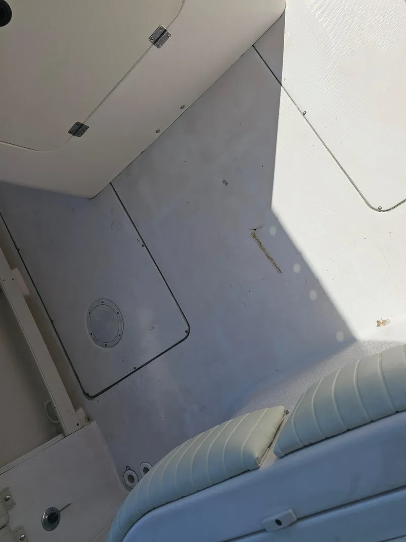 Slide: The Image of Grady-White X-26 Tiger Cat 1999 - 40