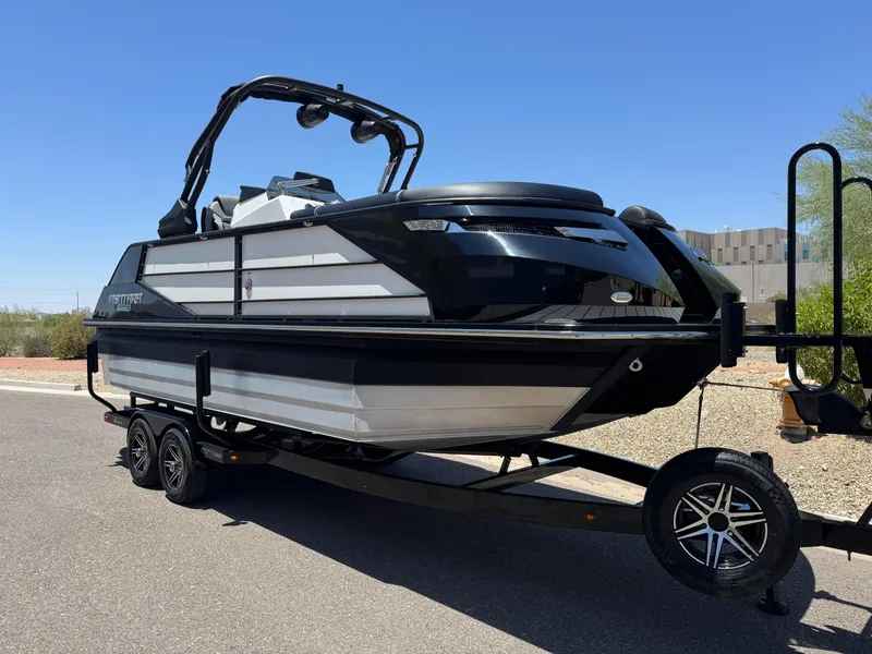 Slide: The Image of Montara 23CW Surf Boss 2.0 2024 - 4