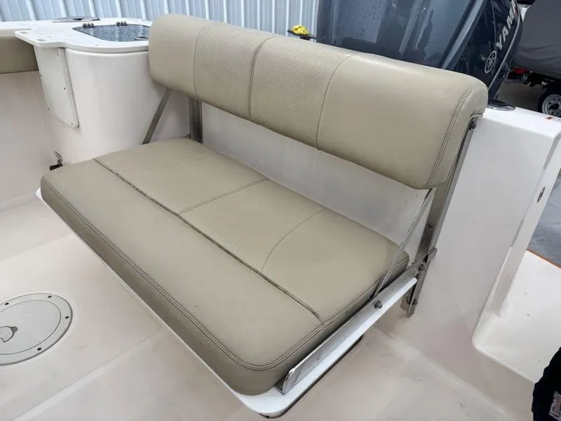 Slide: The Image of Pursuit C 238 Center Console 2017 - 11