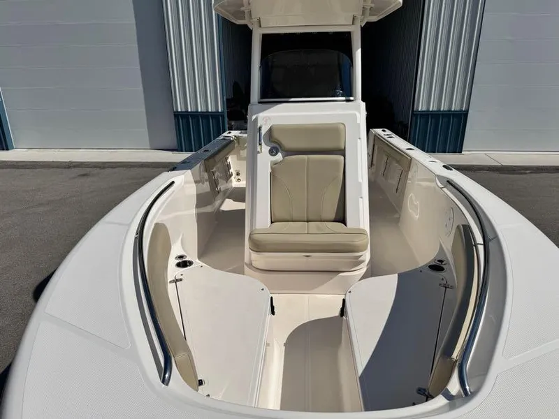 Slide: The Image of Pursuit C 238 Center Console 2017 - 13