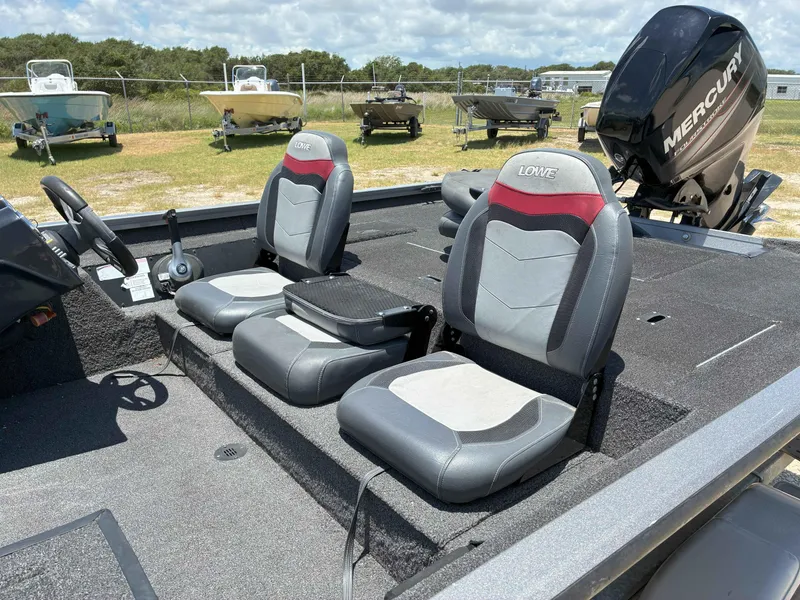 Slide: The Image of Lowe Stinger 175 2019 - 8