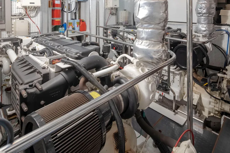 Slide: The Image of Alaskan 65 Flushdeck 2006 - 59