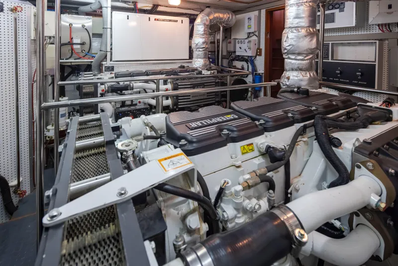 Slide: The Image of Alaskan 65 Flushdeck 2006 - 60