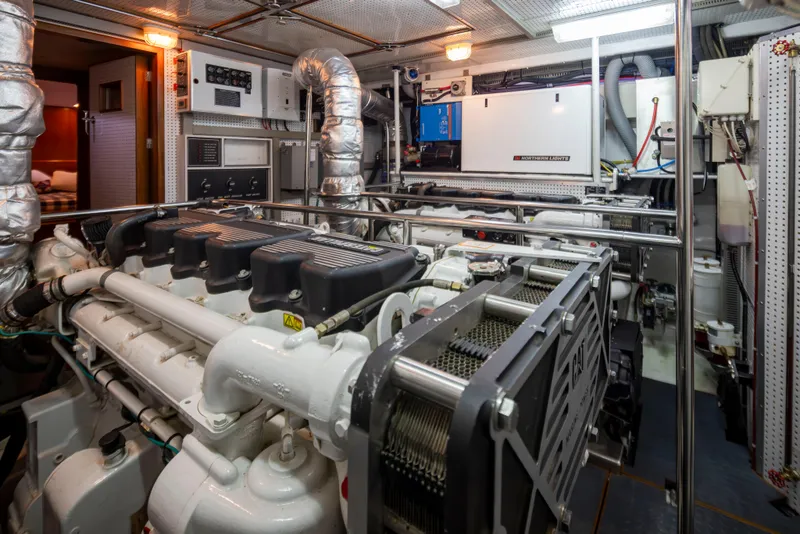 Slide: The Image of Alaskan 65 Flushdeck 2006 - 61