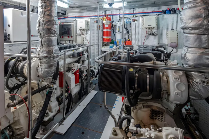 Slide: The Image of Alaskan 65 Flushdeck 2006 - 62