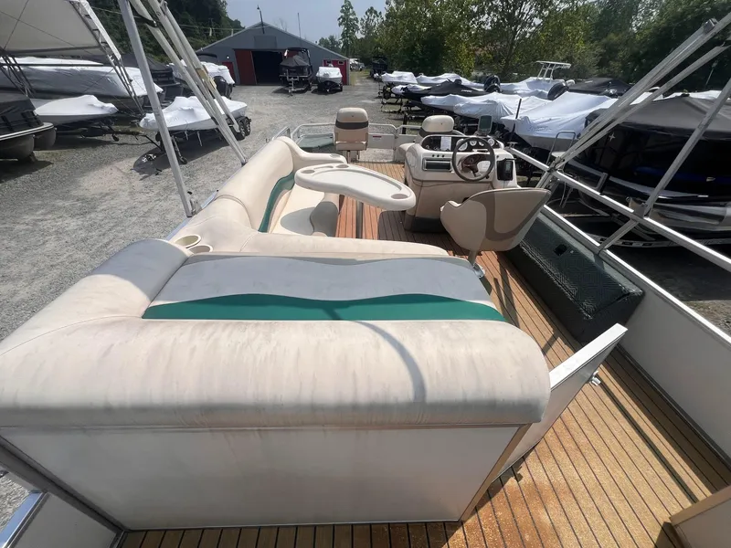 Slide: The Image of Sun Tracker 21 Fishing Barge 2005 - 14