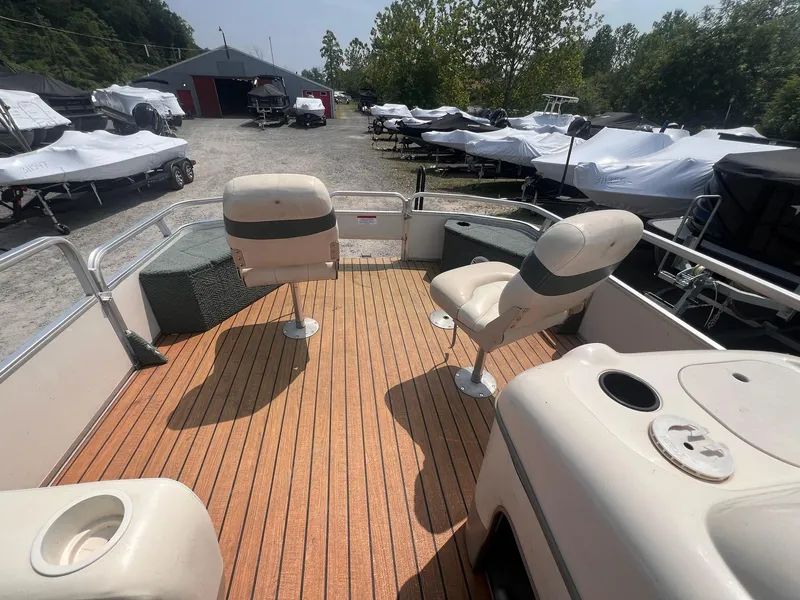 Slide: The Image of Sun Tracker 21 Fishing Barge 2005 - 18