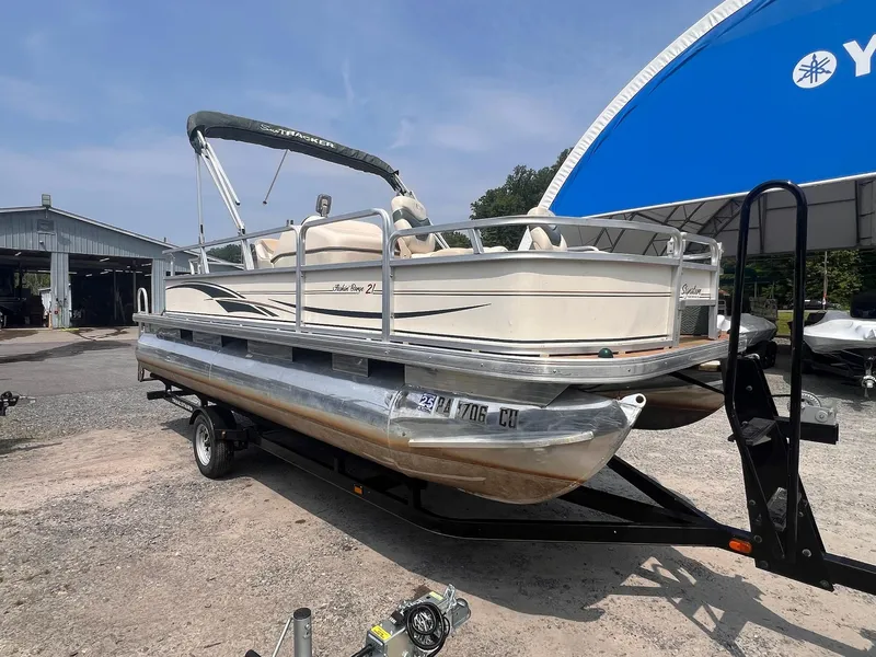 Slide: The Image of Sun Tracker 21 Fishing Barge 2005 - 21