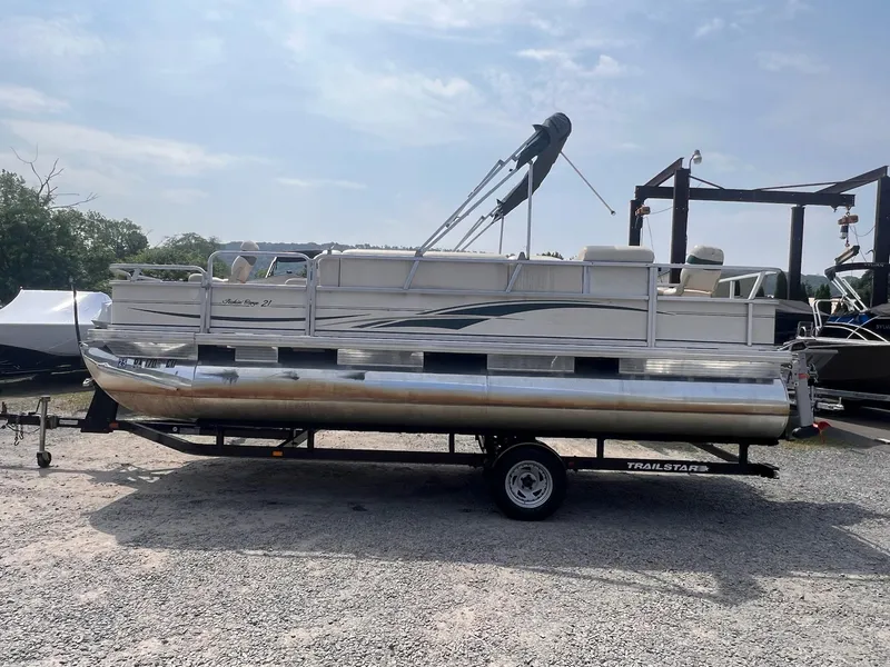 Slide: The Image of Sun Tracker 21 Fishing Barge 2005 - 23