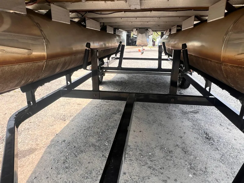 Slide: The Image of Sun Tracker 21 Fishing Barge 2005 - 7