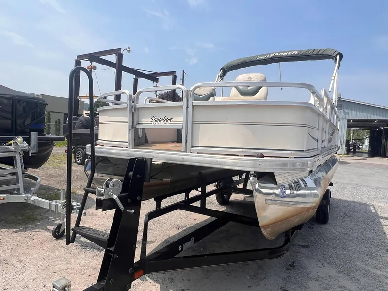 Slide: The Image of Sun Tracker 21 Fishing Barge 2005 - 8