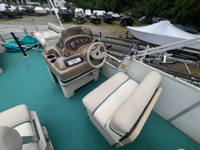 Slide: The Image of Sun Tracker 21 Party Barge 1997 - 10