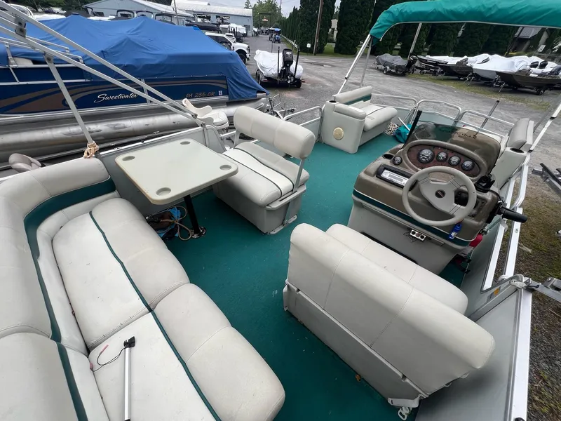 Slide: The Image of Sun Tracker 21 Party Barge 1997 - 16