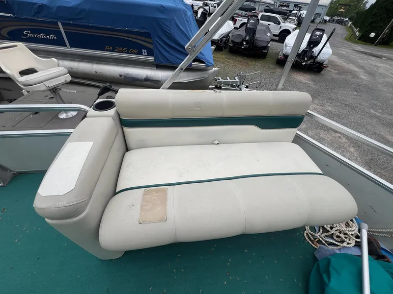 Slide: The Image of Sun Tracker 21 Party Barge 1997 - 17