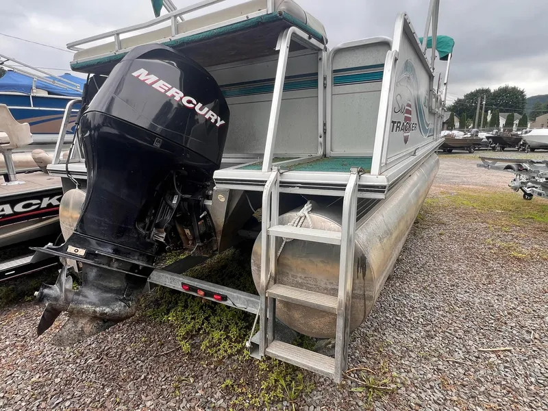 Slide: The Image of Sun Tracker 21 Party Barge 1997 - 19