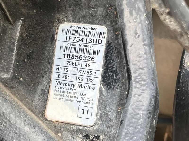 Slide: The Image of Sun Tracker 21 Party Barge 1997 - 21