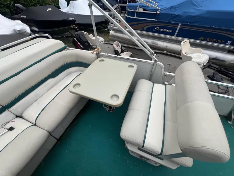 Slide: The Image of Sun Tracker 21 Party Barge 1997 - 22