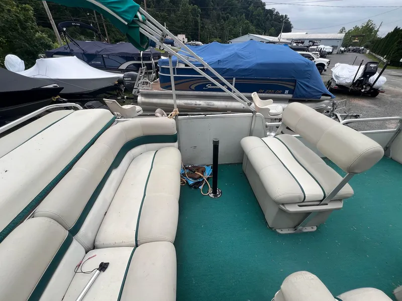 Slide: The Image of Sun Tracker 21 Party Barge 1997 - 24