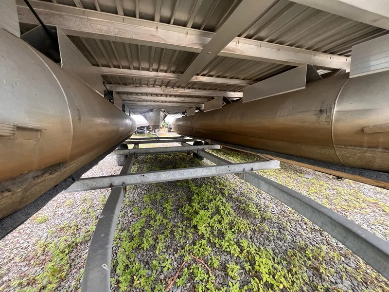 Slide: The Image of Sun Tracker 21 Party Barge 1997 - 3