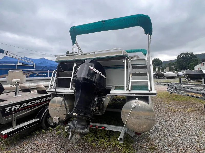 Slide: The Image of Sun Tracker 21 Party Barge 1997 - 5