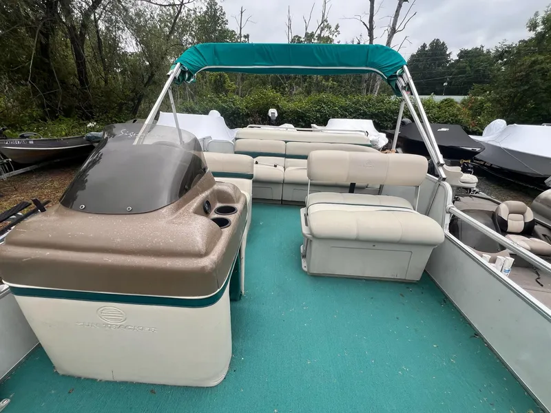 Slide: The Image of Sun Tracker 21 Party Barge 1997 - 8