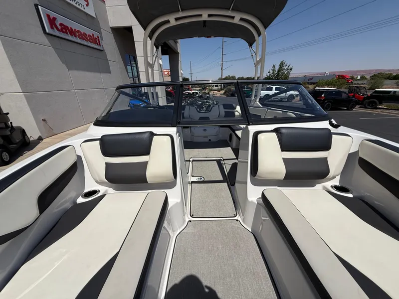 Slide: The Image of 2021 Yamaha Boats AR195 interior with sleek seating and modern design. - 41