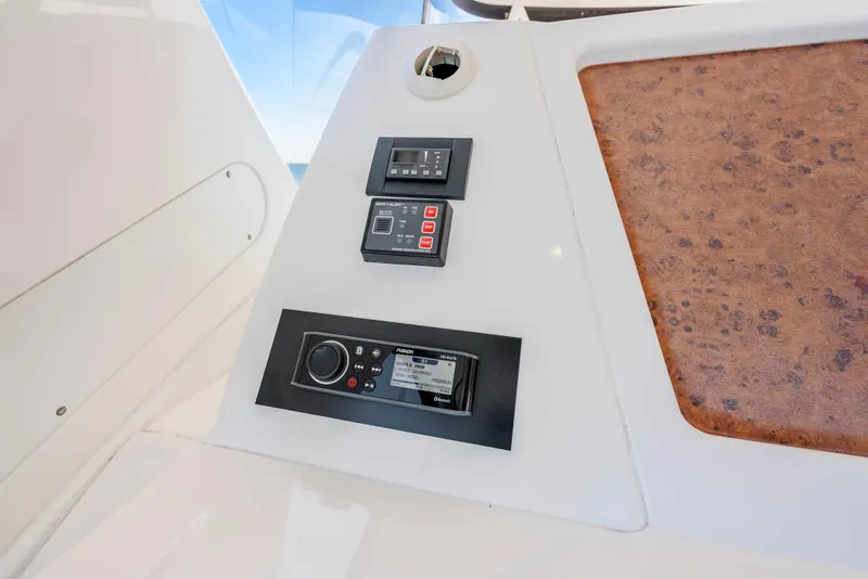 Slide: The Image of Silverton 50 Convertible 2008 - 27