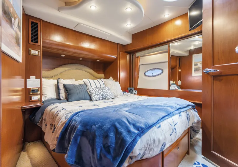 Slide: The Image of Silverton 50 Convertible 2008 - 40