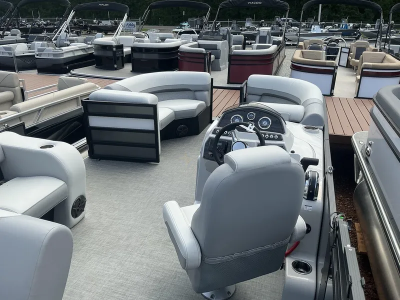 Slide: The Image of Lowe SS210 2025 - 7