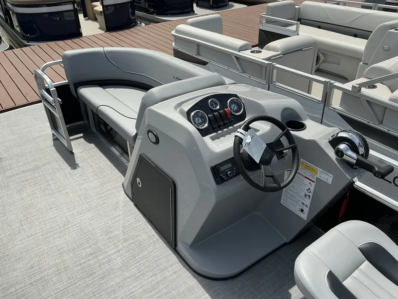 Slide: The Image of Lowe Ultra 200 Cruise 2025 - 5