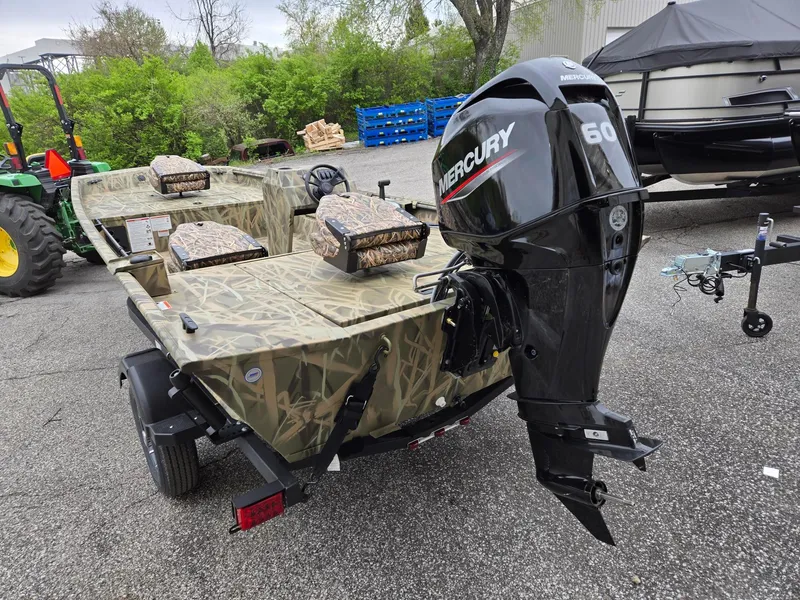 Slide: The Image of Lowe ROUGHNECK 1860 SC 2025 - 2