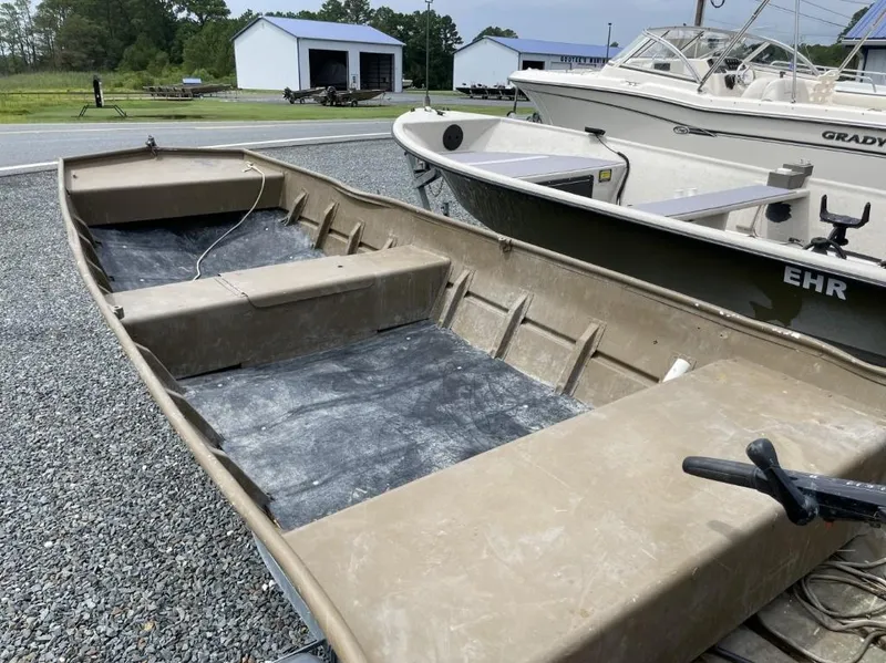 Slide: The Image of Crestliner 1648 2021 - 4