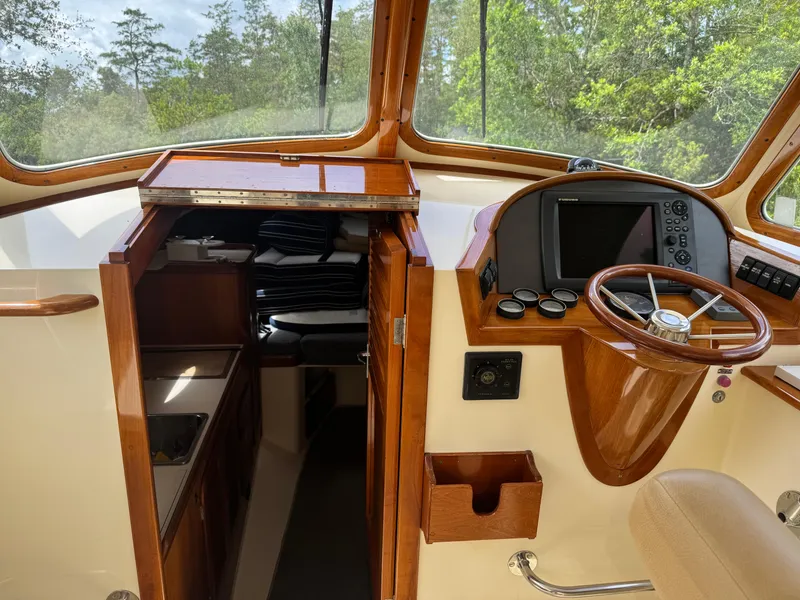 Slide: The Image of Hinckley Yachts Picnic Boat Classic 1999 - 19